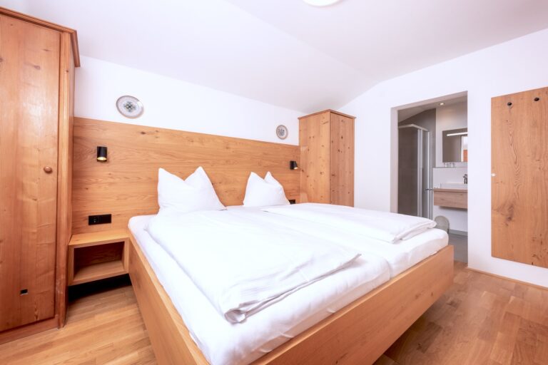 Blumenwiese 2 Schlafzimmer 1 mit Bad-55-min